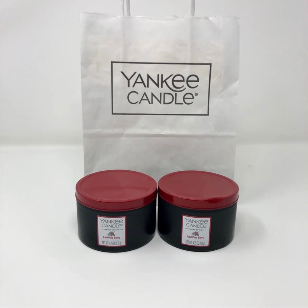 Yankee Limited Edition Iced Pine Berry Candle NWT